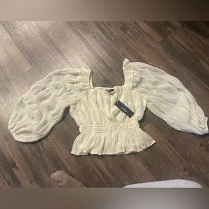 NWT Lulu’s cream blouse
